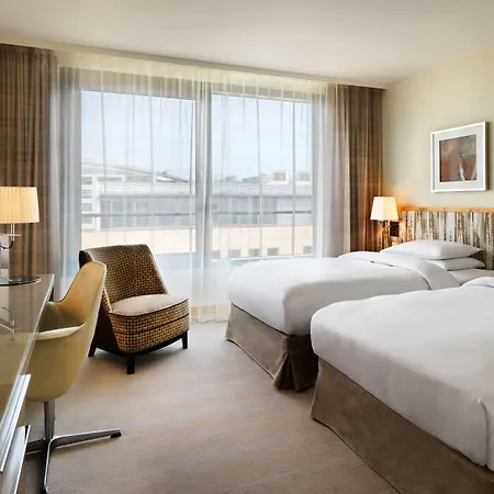 Hotel Hyatt Regency Maguncia Exterior foto A room at the hotel