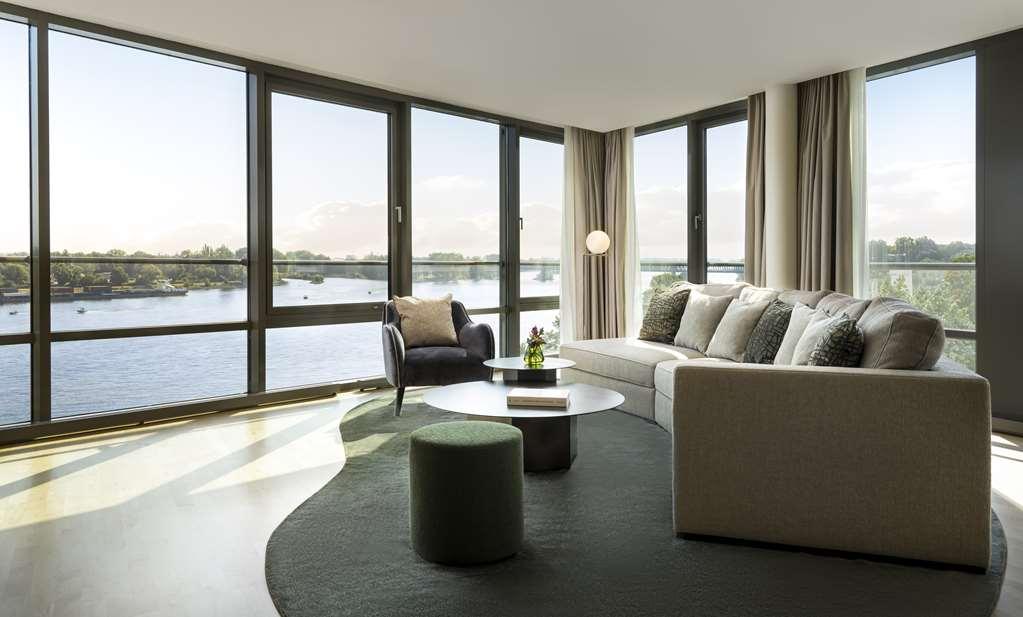 Hyatt Regency 5*